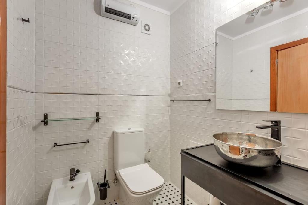 Spacious 3-Bedroom Condo In Lissabon Exterior foto